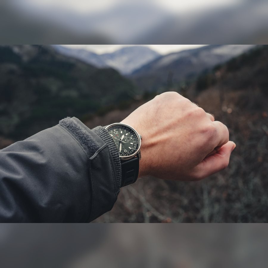 Dual Tone Steel Watch at SHIVAM ELECTRONICS online store