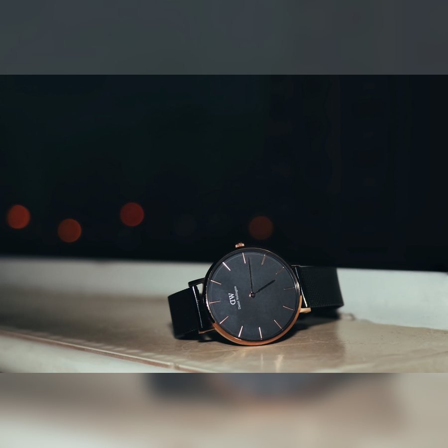 Luxury Blue Dial Watch at SHIVAM ELECTRONICS online store